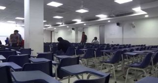 AICTE Plans For Hindi As A Medium of Learning In Engineering .Engineering appears to be losing its attraction as one of the top career option among Indians.
