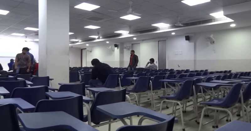 AICTE Plans For Hindi As A Medium of Learning In Engineering .Engineering appears to be losing its attraction as one of the top career option among Indians.