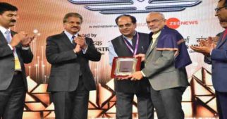 IIMB Director Prof G. Raghuram Honoured With Mahindra Transport Excellence Lifetime Achievement Award